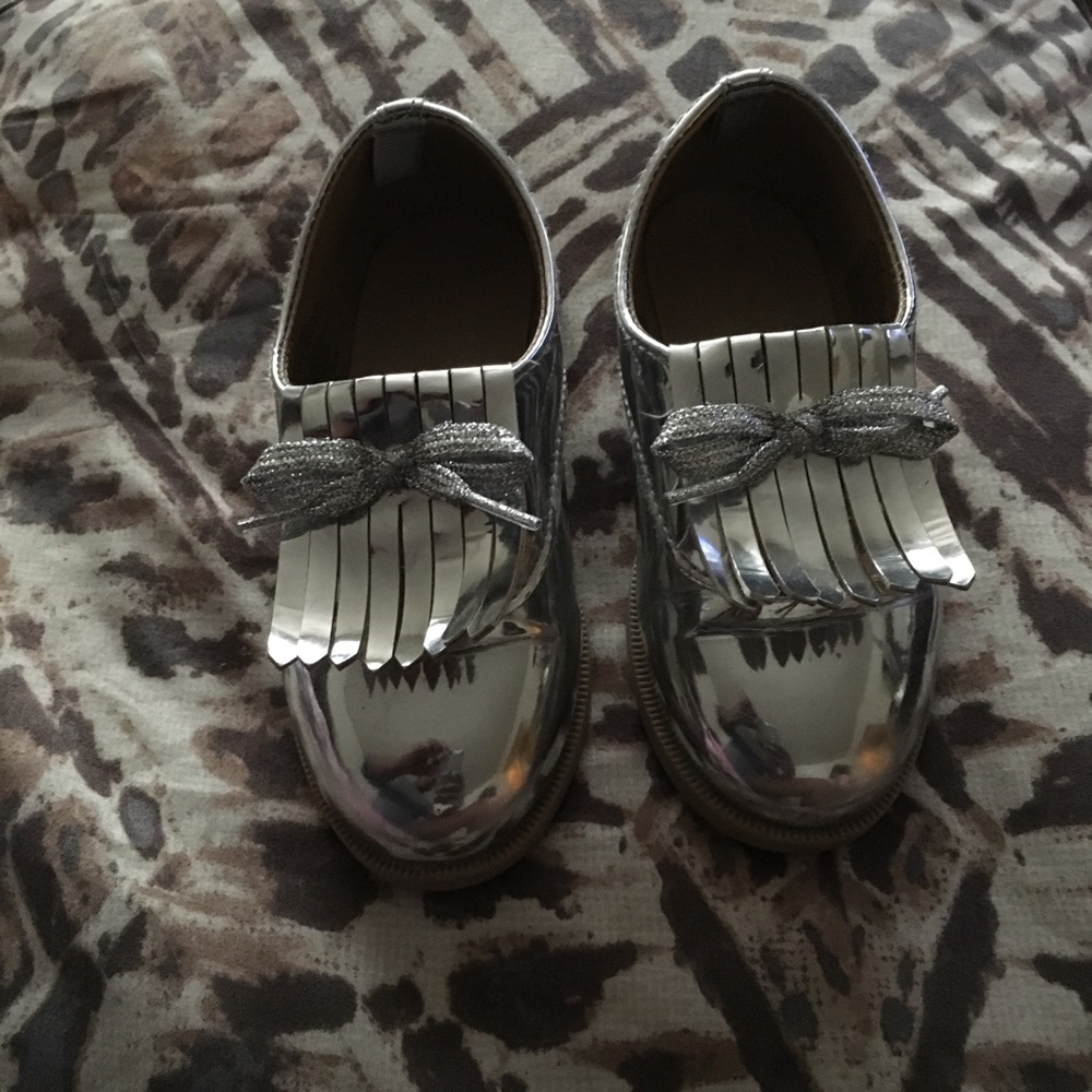 Metallic silver cute kids shoe
